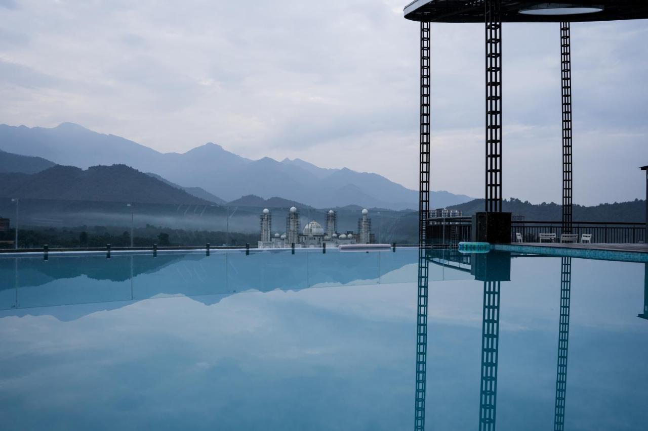 Fezinn Hotel - Best Wayanad Hotel In 2024 コージコード エクステリア 写真