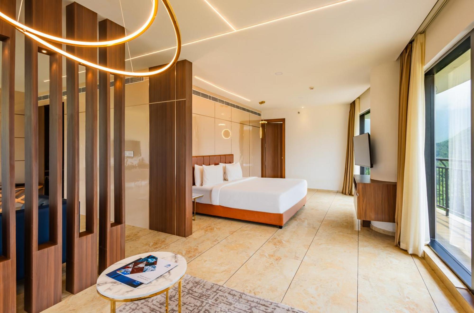 Fezinn Hotel - Best Wayanad Hotel In 2024 コージコード エクステリア 写真