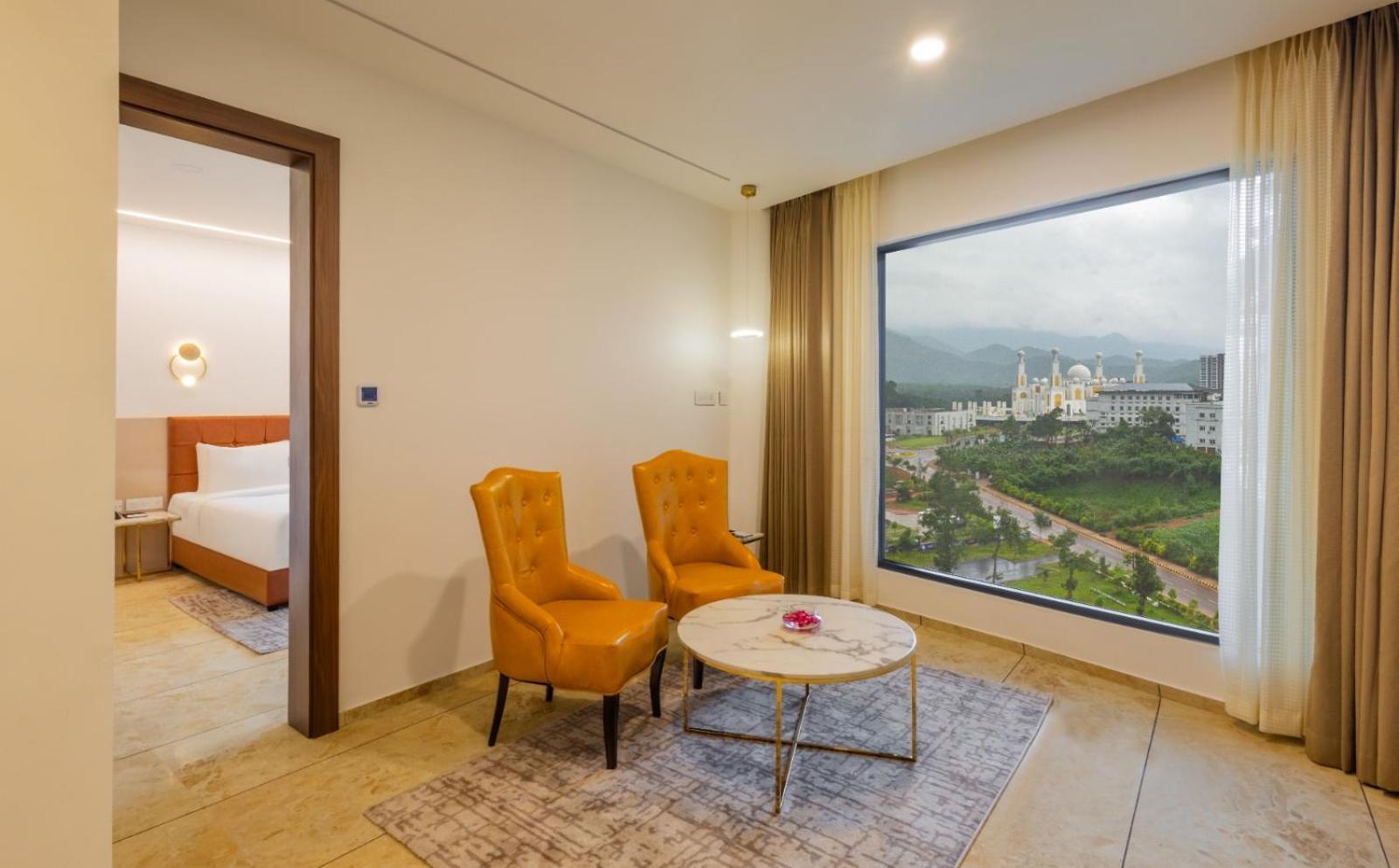 Fezinn Hotel - Best Wayanad Hotel In 2024 コージコード エクステリア 写真